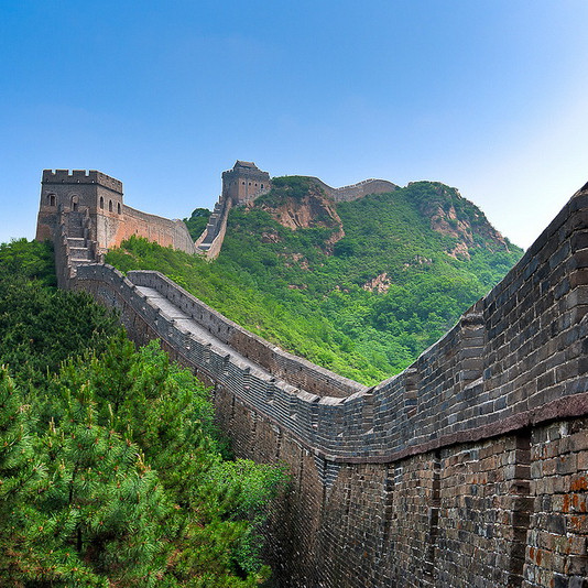 Какой особый ингредиент присутствует в цементе, которым скреплялись блоки Великой Китайской стены?