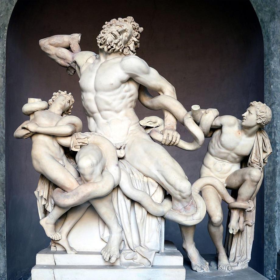 Какая гипотеза Микеланджело относительно реставрации античной скульптуры была неверно отвергнута?