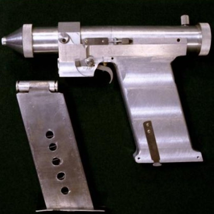 Для чьей самообороны в 1984 году в СССР создали лазерный пистолет?