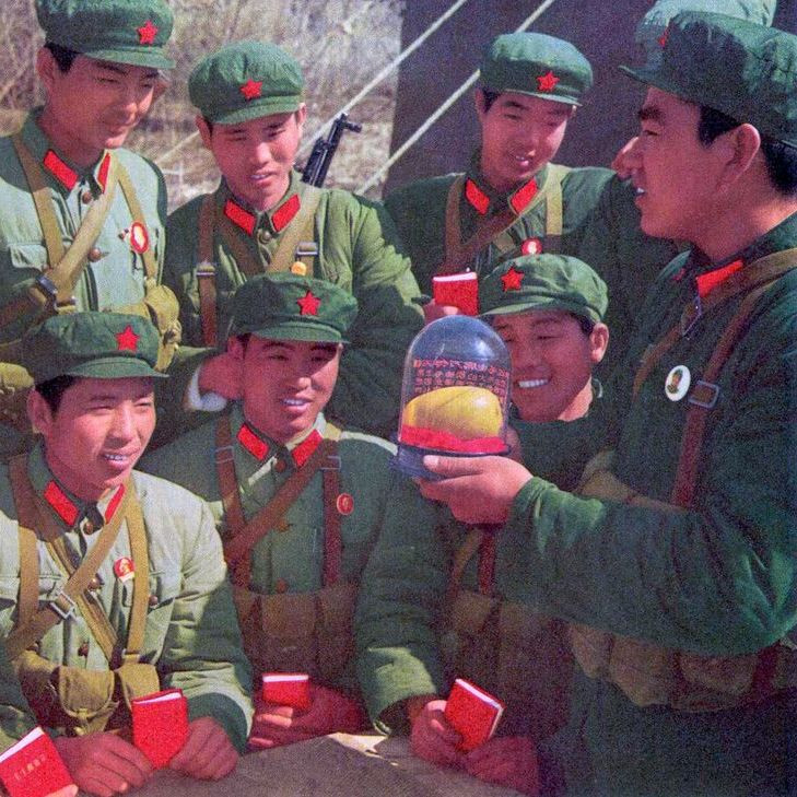 Какой фрукт стал культовым в Китае во время правления Мао Цзедуна?