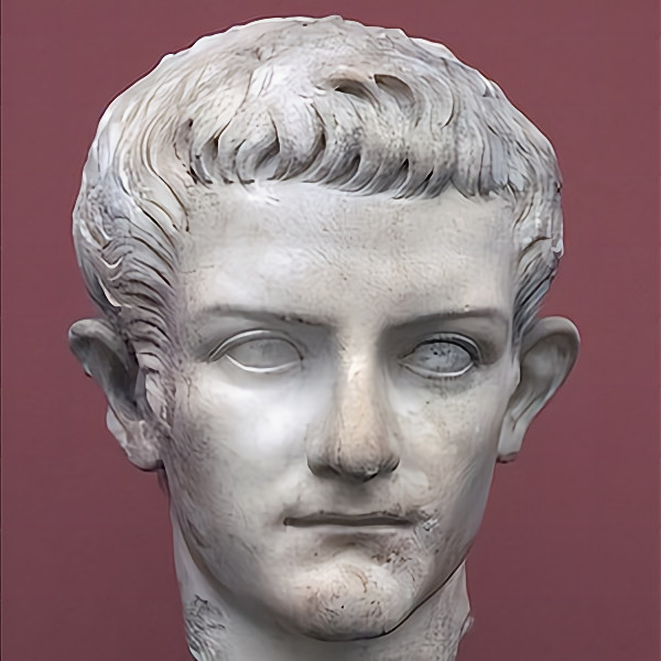 Какому богу объявил войну Калигула?