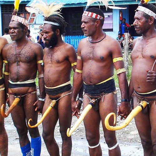 8 самых колоритных племен планеты