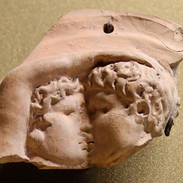 Что означал поцелуй в древнеримской церемонии бракосочетания?