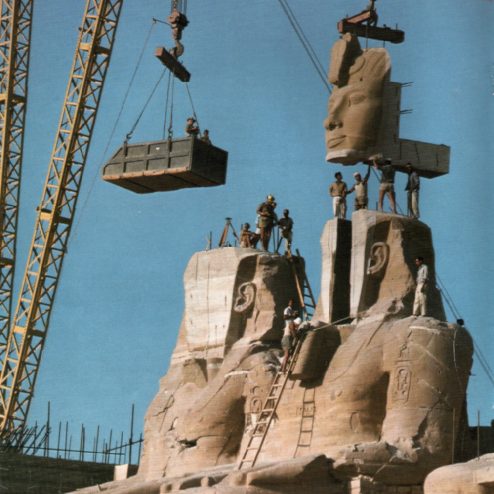 Зачем грандиозный египетский храм Абу-Симбел 4 года переносили на новое место?