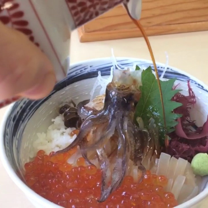 Каким образом в одном японском блюде танцует мёртвый кальмар?