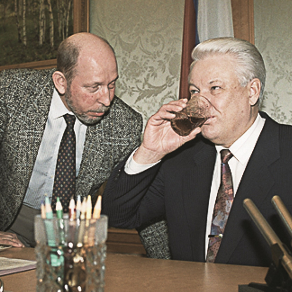 Что однажды Ельцин приказал сделать с его пресс-секретарём Костиковым?