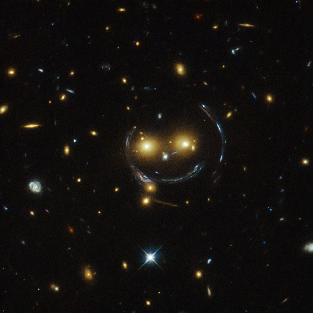 Где в космосе можно увидеть улыбку Чеширского кота?