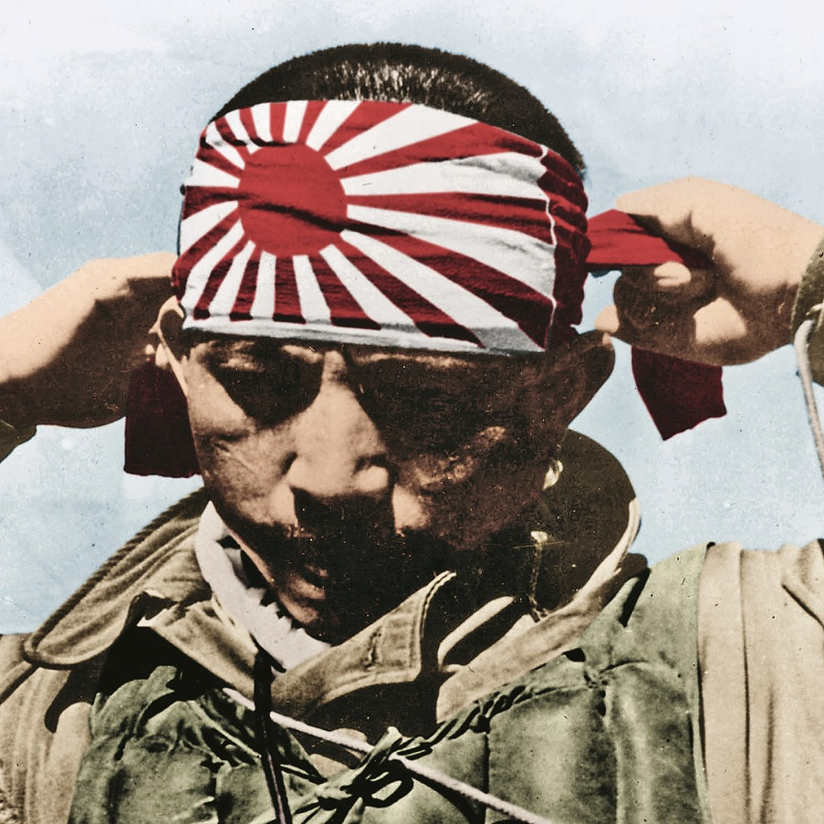 Почему японских лётчиков-смертников называют камикадзе?