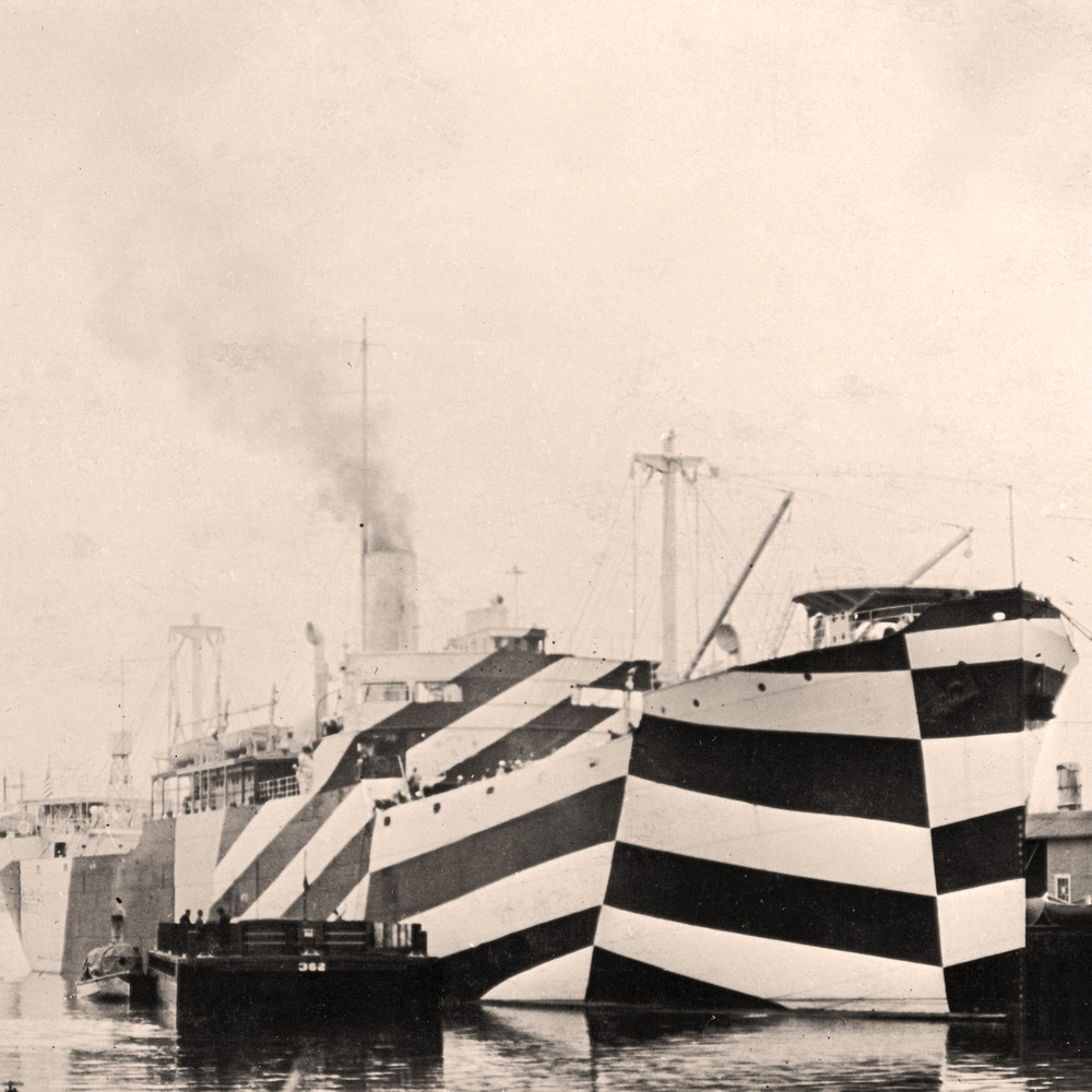 Для какой цели корабли в Первую Мировую войну окрашивали в узор, напоминающий зебру?