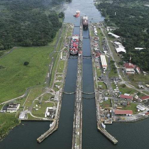 Откуда был дан сигнал о взрыве плотины, после чего образовался Панамский канал?