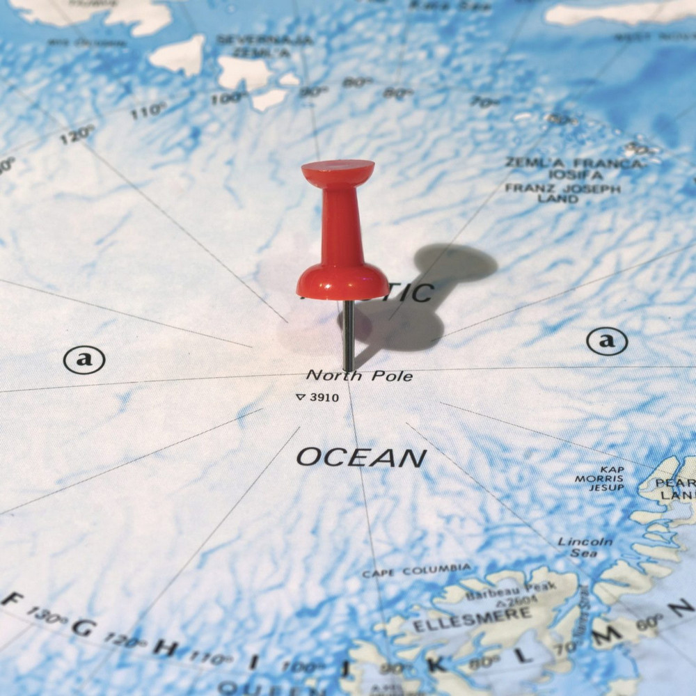 Какое время действует на Северном и Южном полюсах?