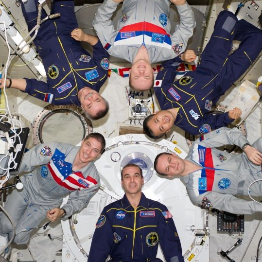 Обязаны ли американские астронавты изучать русский язык?
