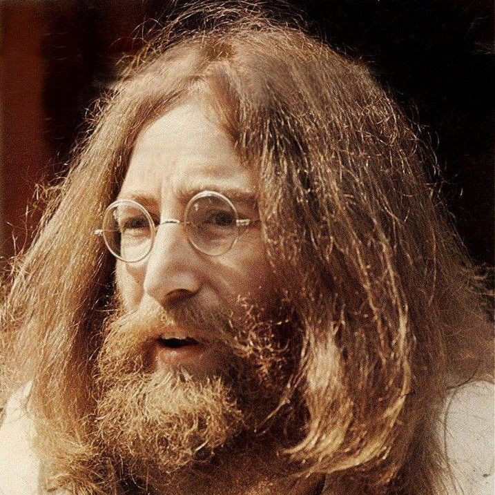 Кто из участников The Beatles признавался, что является вернувшимся вновь Иисусом?