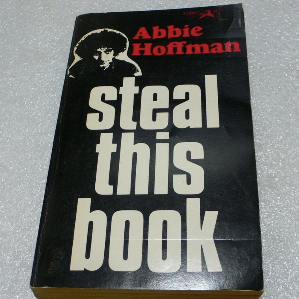 Какой совет в заголовке книги Эбби Хофмана вынудил магазины отказаться от её продажи?