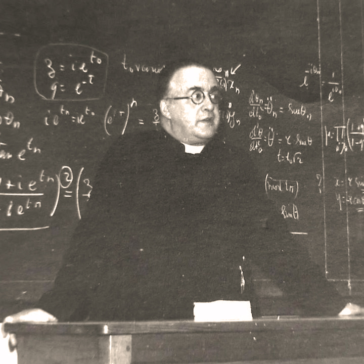 Какие католические священники сделали научные открытия, противоречащие религиозным догматам?