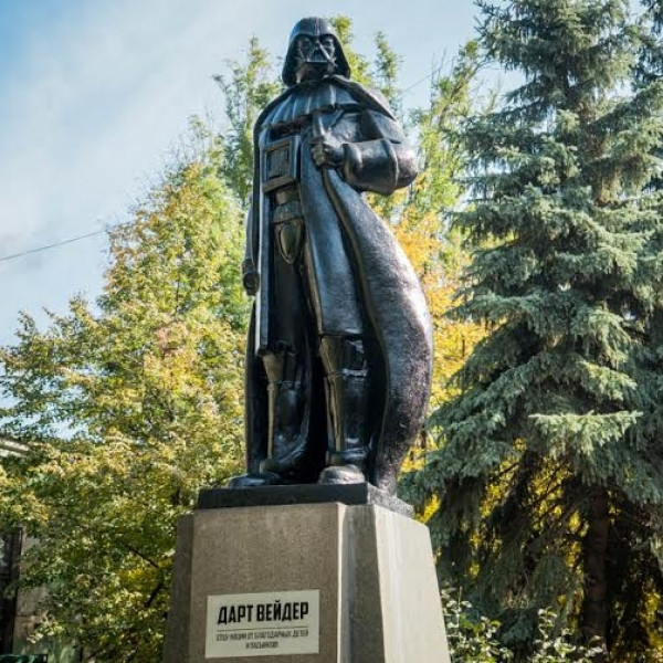 В кого превратили памятник Ленину в Одессе, чтобы не демонтировать его?