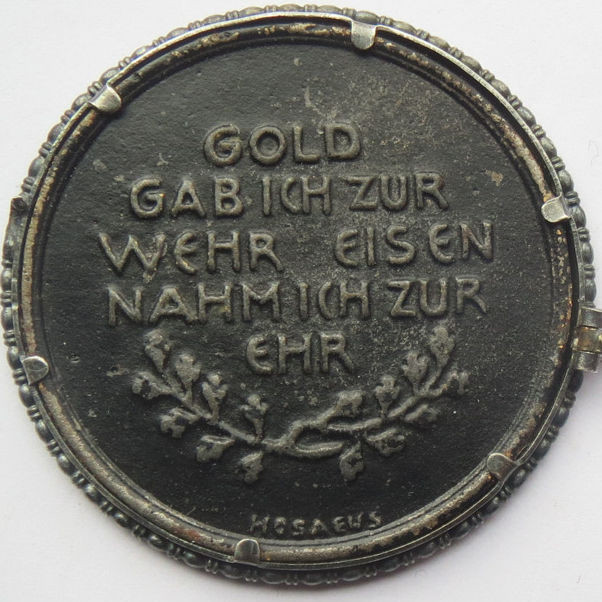 Зачем в 1813 году богатые немки с удовольствием меняли золотые украшения на железные?