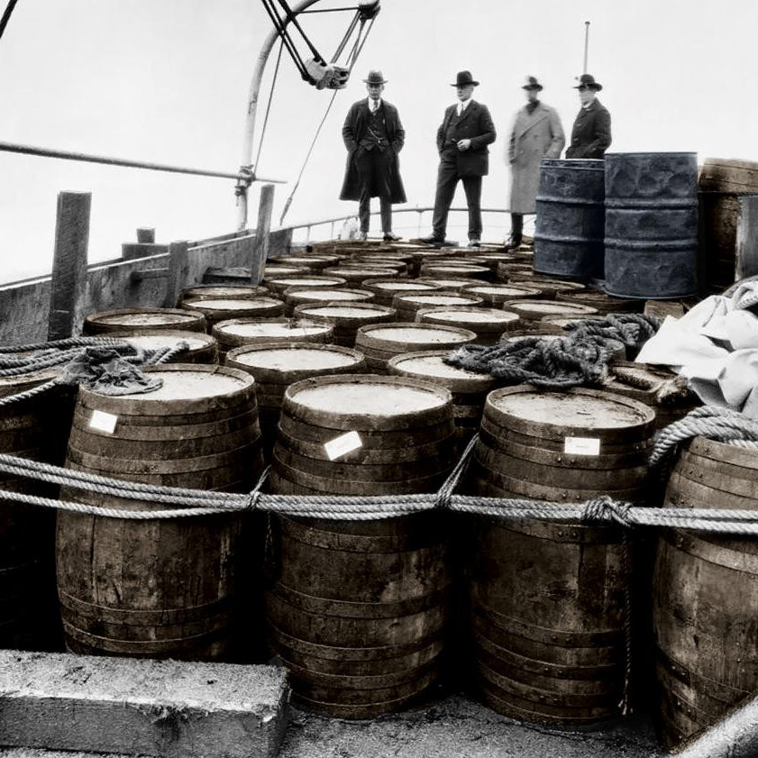 Как морские контрабандисты прятали алкоголь от таможенников во время «сухого закона»?