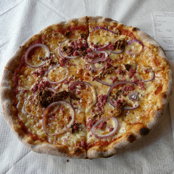 Почему финская пицца с копчёной олениной названа в честь Сильвио Берлускони?