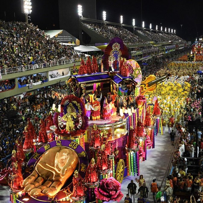 Какой русский праздник является аналогом католического карнавала?