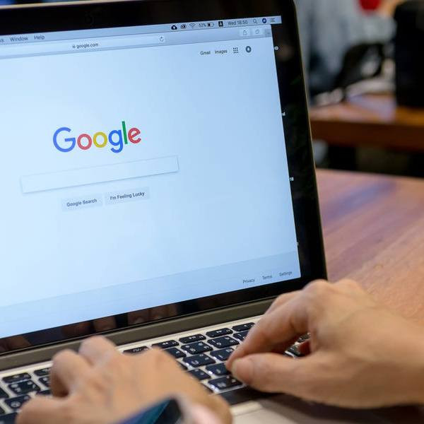 Сколько процентов поисковых запросов к Гуглу являются для него абсолютно новыми?