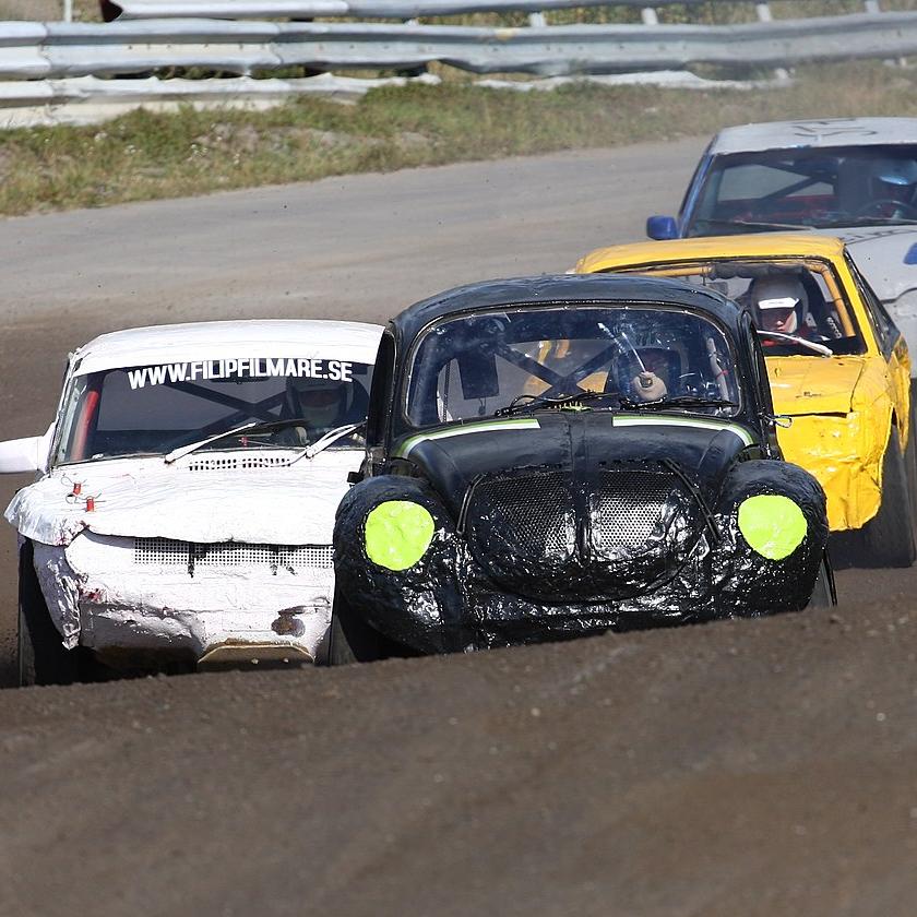Каким образом контролируется требование предельной стоимости автомобиля в финских «народных гонках»?