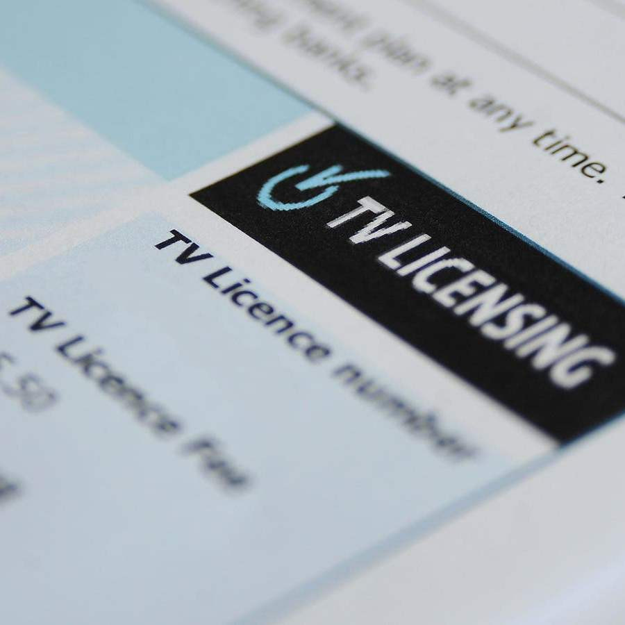В каком размере установлен налог на просмотр телевидения в Англии?