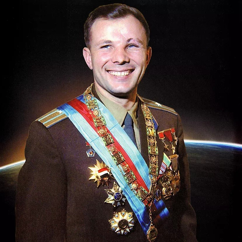 Какой награды был удостоен Гагарин сразу после первого космического полёта?