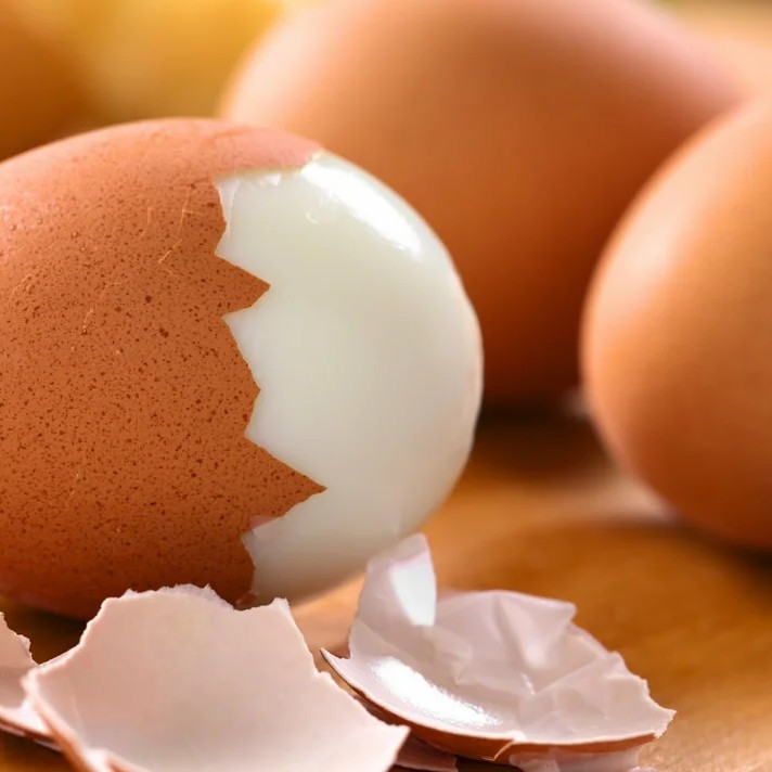 Как отличить сваренное яйцо от сырого?