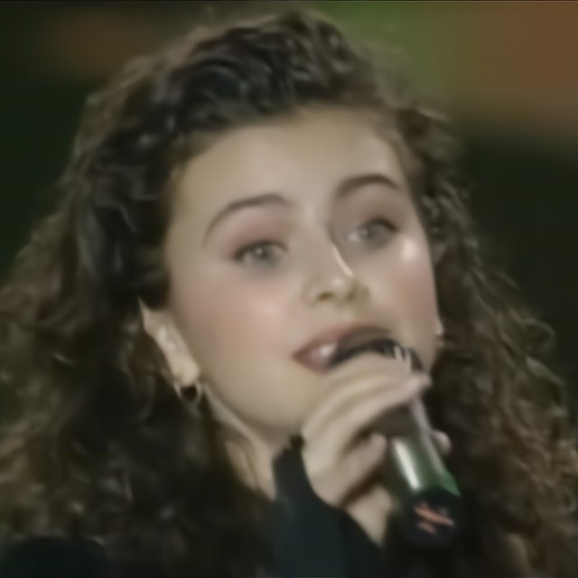 Как появился псевдоним украинской певицы Ани Лорак?