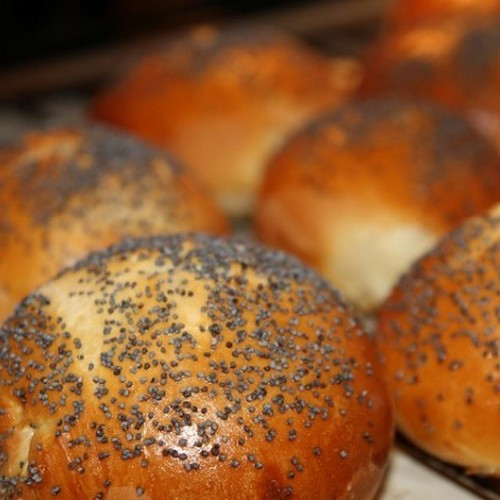 Чем опасны булочки с маком?