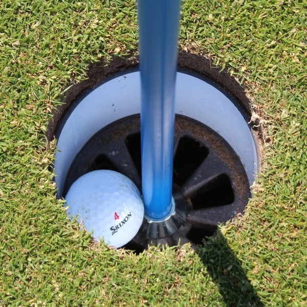 Почему японские гольфисты страхуются от попадания в лунку с первого же удара?