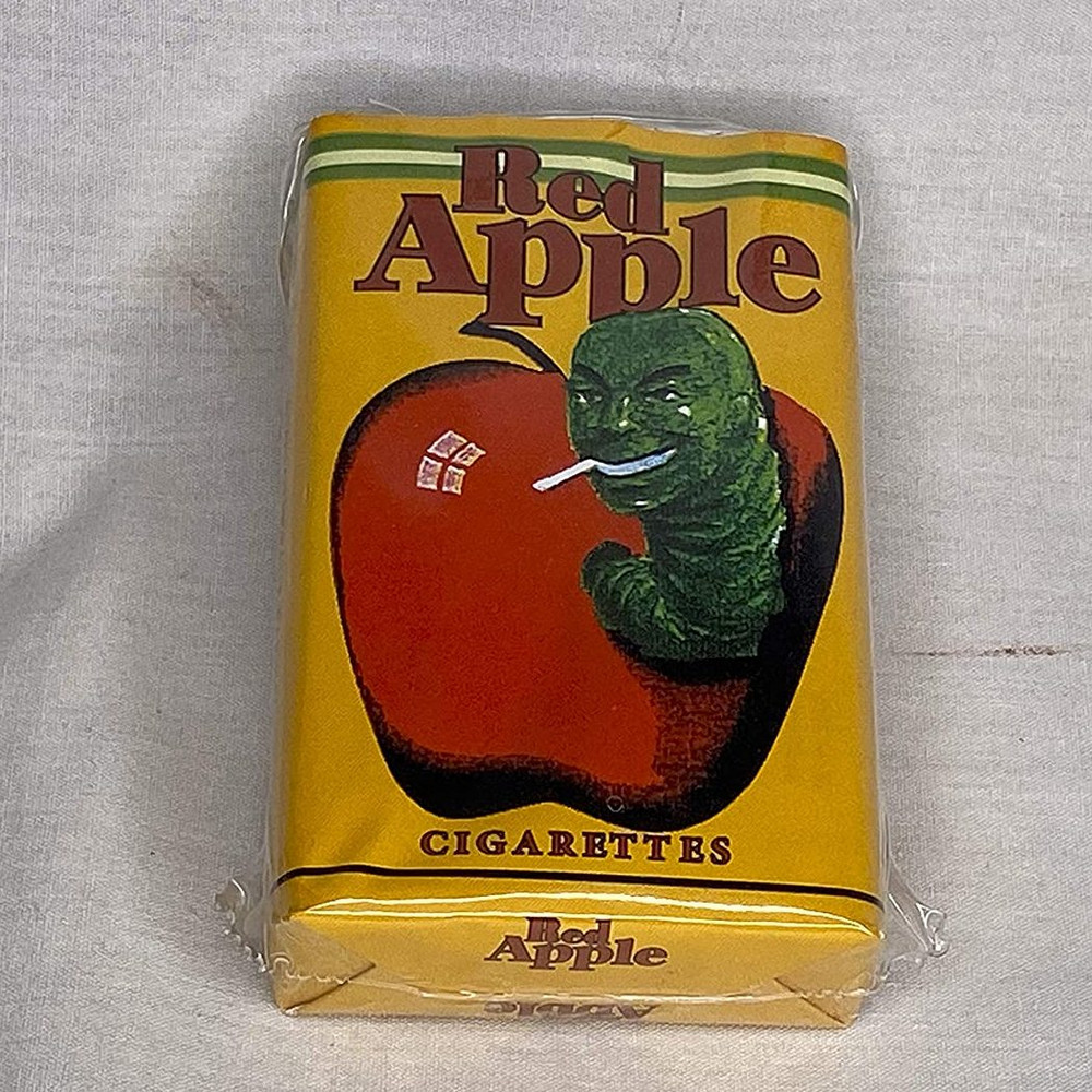 Кто курит сигареты марки «Red Apple»?